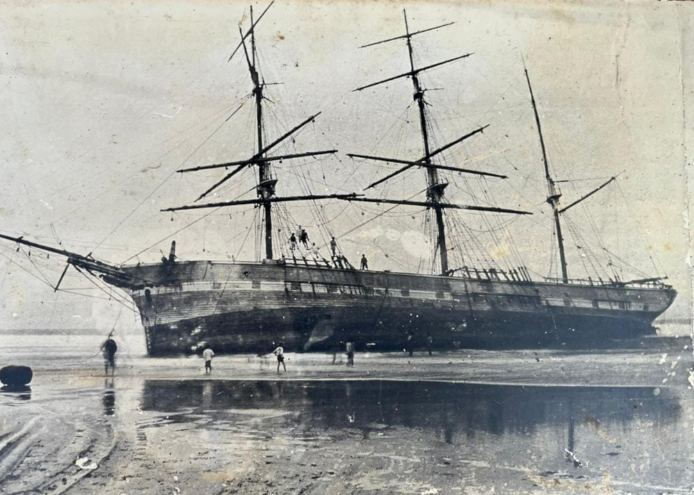 The Wreck of the Volo off Kenton, South Africa